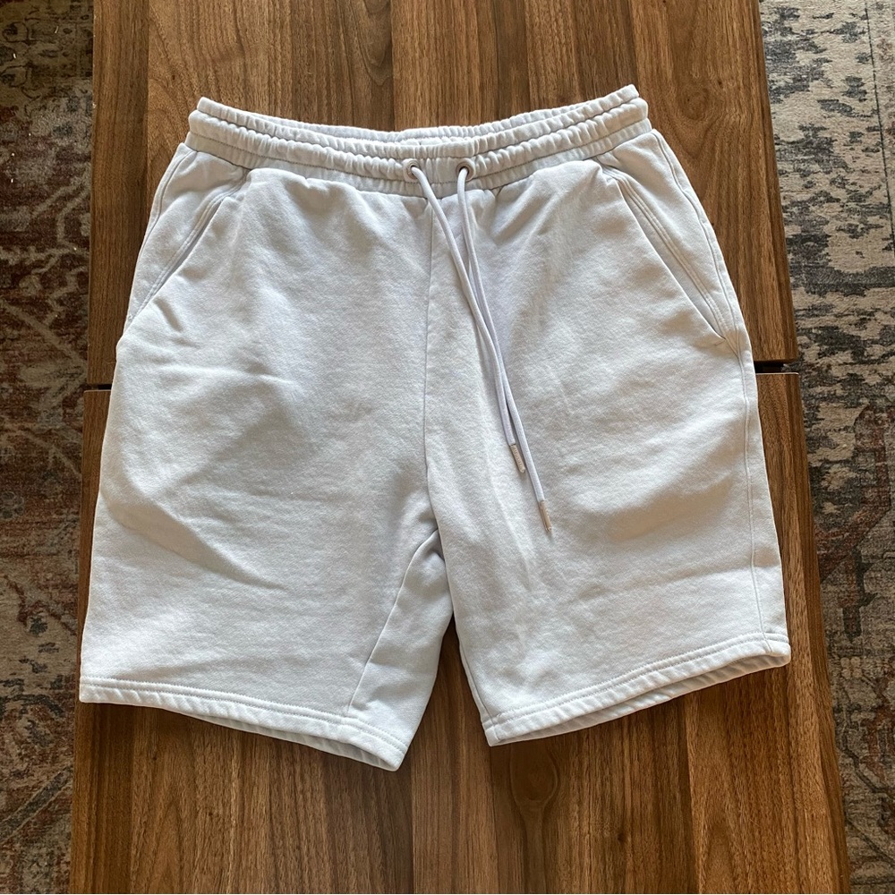 Men’s Medium Alphalete Shorts